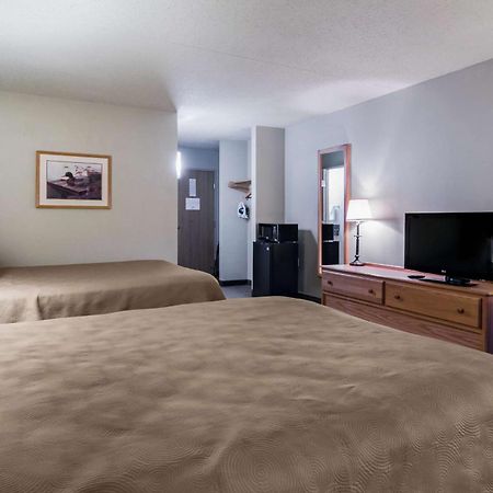 Rodeway Inn Hesston Ngoại thất bức ảnh
