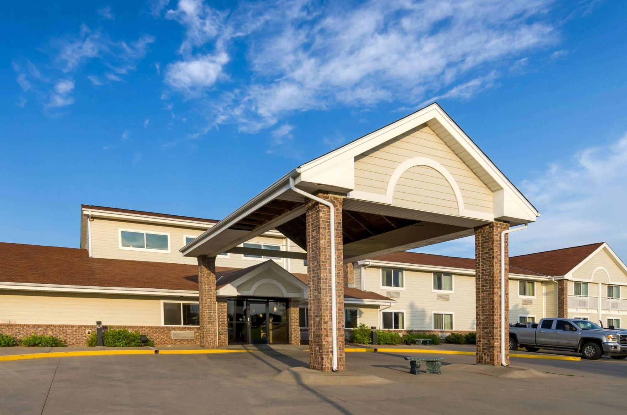 Rodeway Inn Hesston Ngoại thất bức ảnh