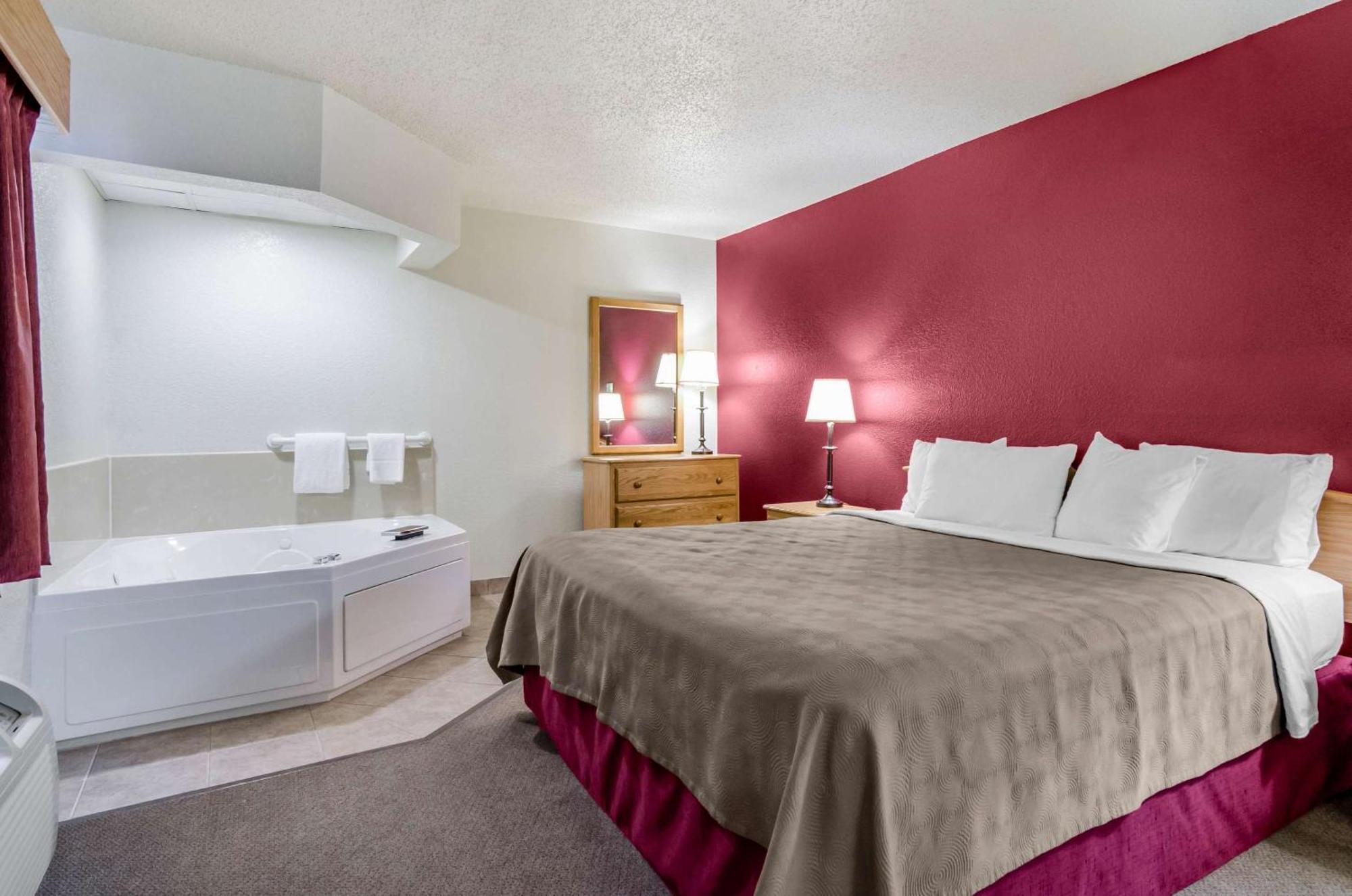Rodeway Inn Hesston Ngoại thất bức ảnh