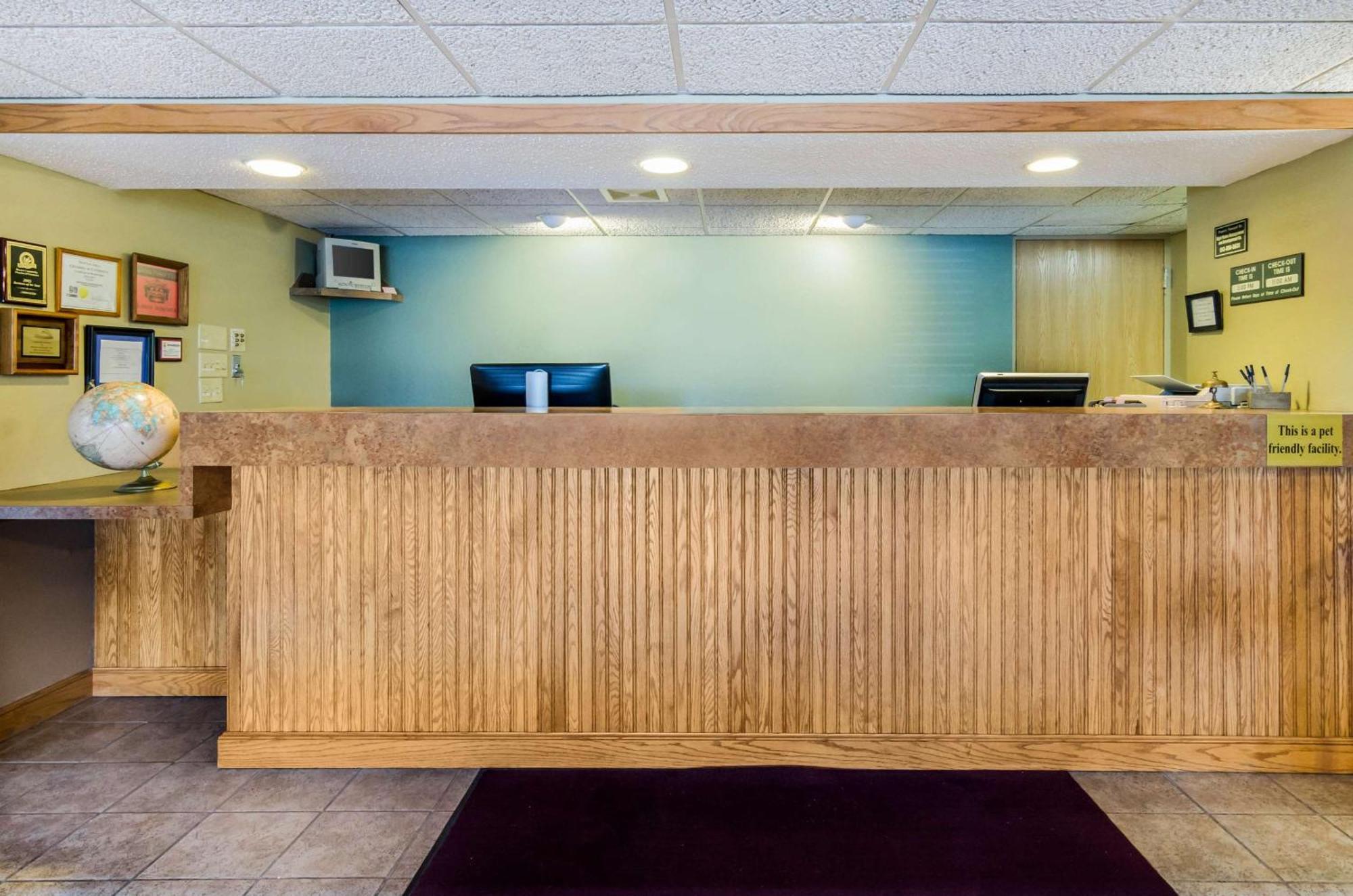 Rodeway Inn Hesston Ngoại thất bức ảnh