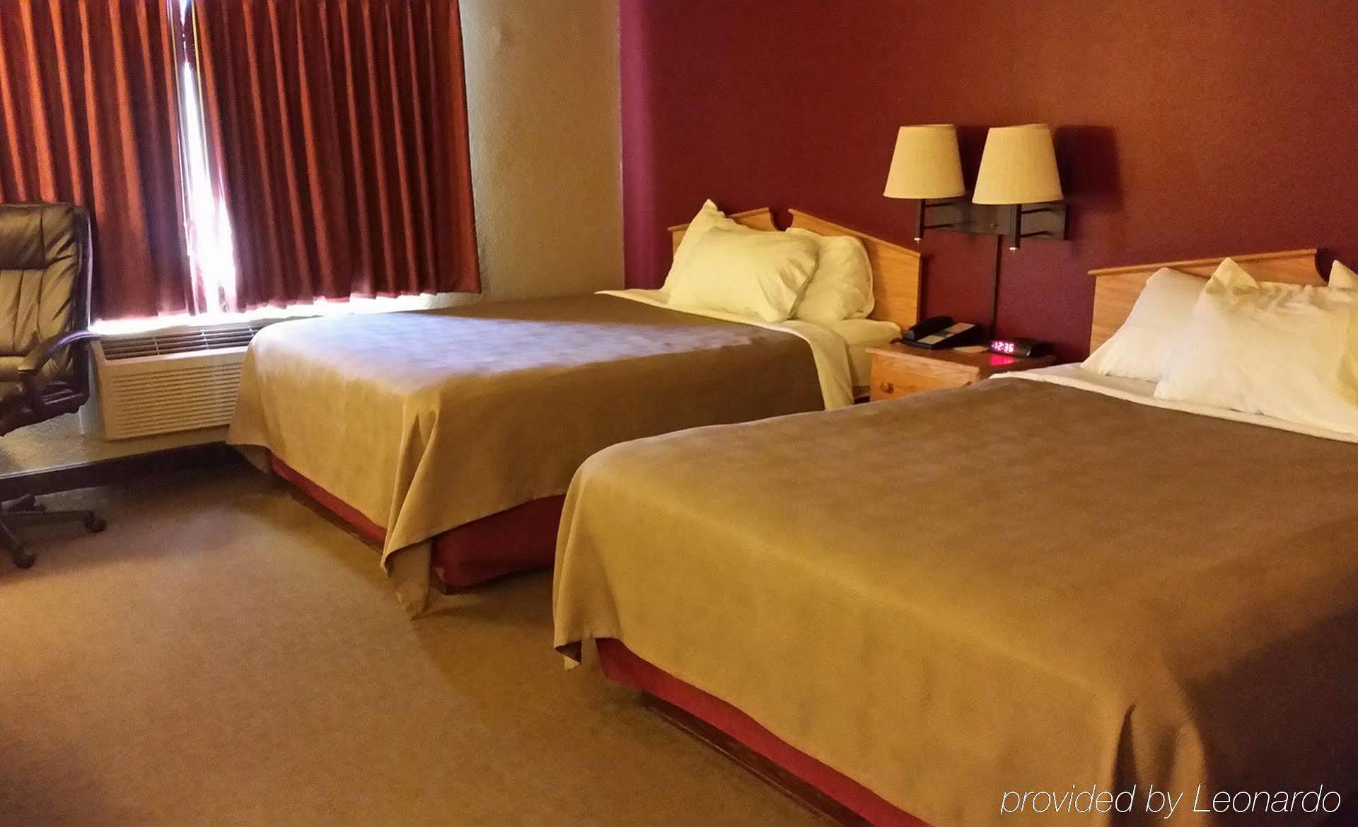 Rodeway Inn Hesston Ngoại thất bức ảnh