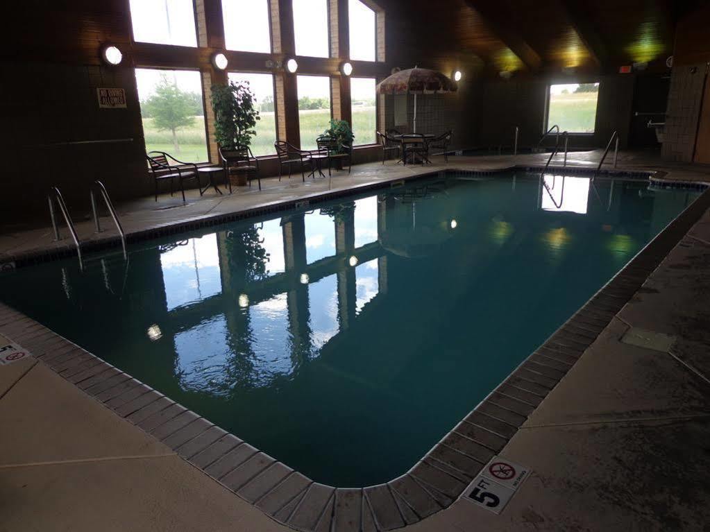Rodeway Inn Hesston Ngoại thất bức ảnh